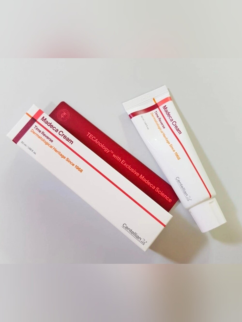Time Reverse Moisturizer - White Tube - Picture 3 of 8